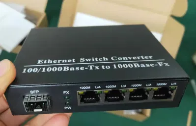 10/100/1000base SFP zu 4 UTP/RJ45 Ethernet Medienkonverter